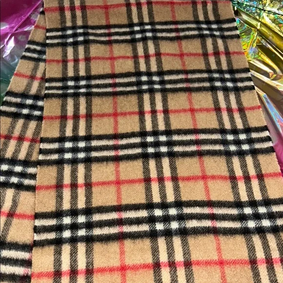 💜Burberry Beige and Red Plaid Scarf with Card Holder - Picture 7 of 8